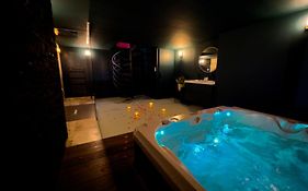 Mieuxqualhotel jacuzzi privatif Le carré